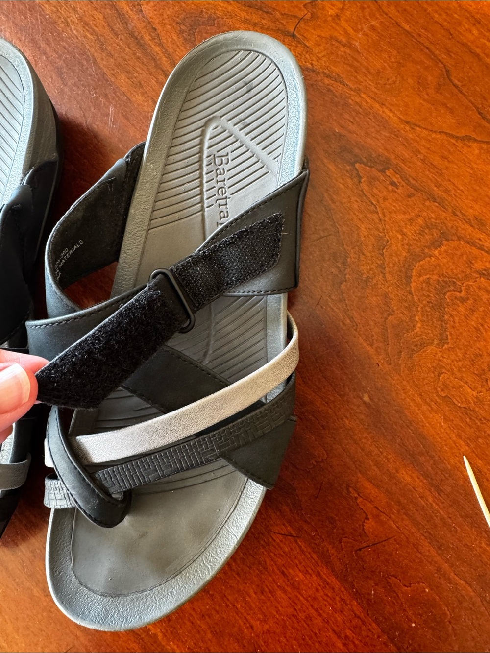 BareTraps Aster Sandals Size 9.5 Excellent Condition black & gray - Picture 6 of 8